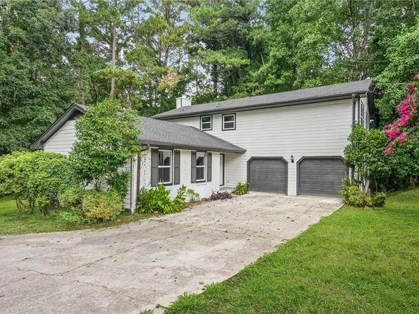 409 Arbor Ridge Dr, Stone Mountain, GA 30087