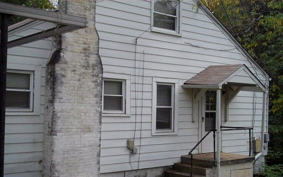 4th image of 607 Coleman St