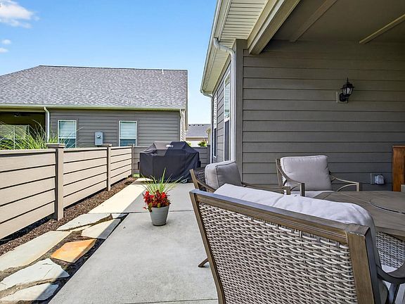5th image of 4058 Coventry Cir