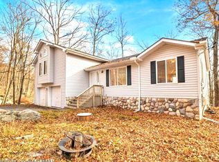 120 Radcliff Rd, Bushkill, PA 18324