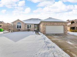 11984 Sara Ln, Washington, MI 48094