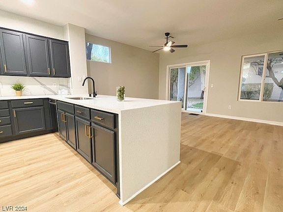 3rd image of 2092 Mountain City St
