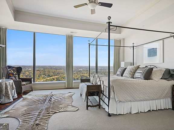 4th image of 3344 Peachtree Rd #3204