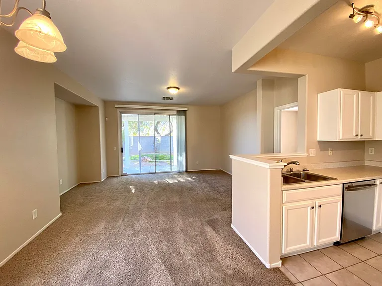 10975 Pumpkin Ridge Ave — Photo 7