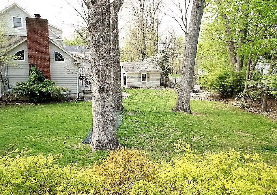 2nd image of 49 Oak Ln