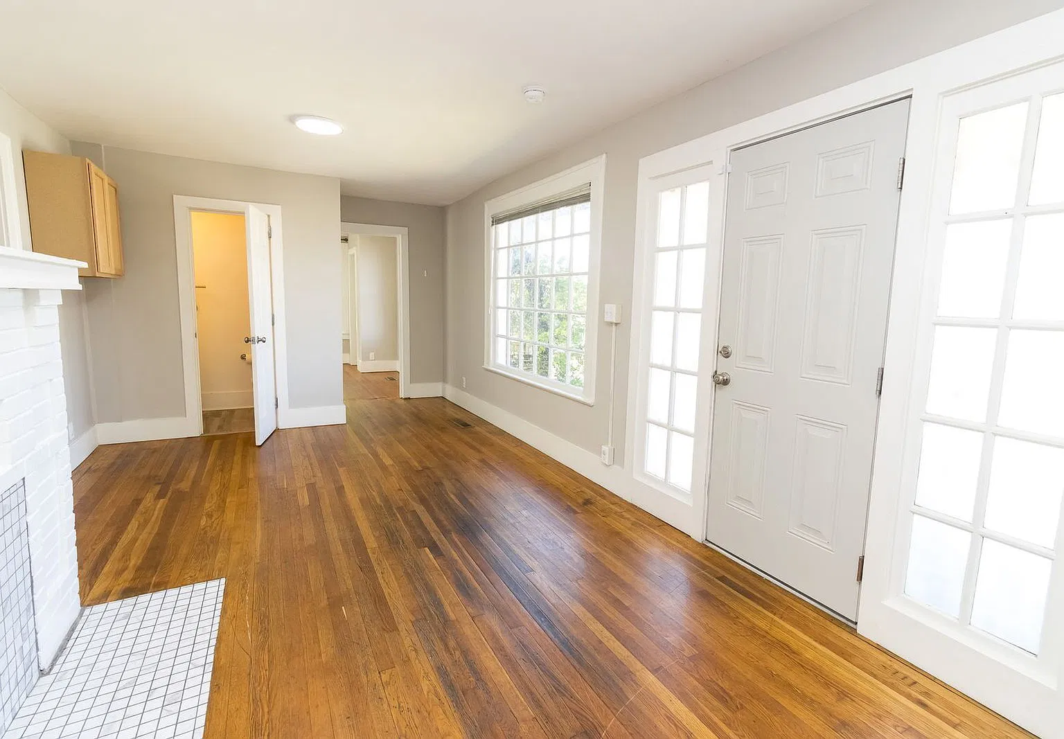 4 bed, 2.5 bath, 2100 sqft, $1,895 — Photo 2