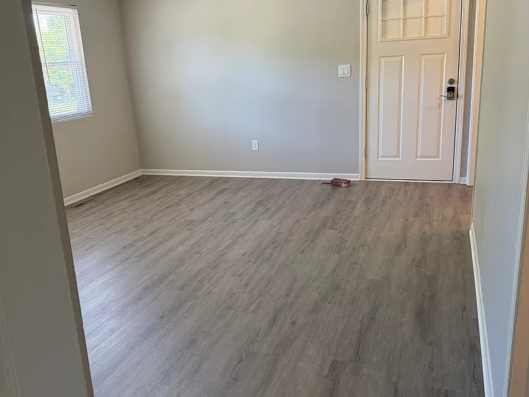 402 N Webster St #B — Photo 11