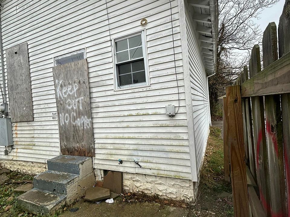 2nd image of 3440 Lester Ave