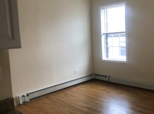 28 Phillips St #A4, Boston, MA 02114