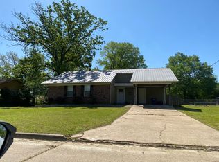 404 E Ingram St, East Camden, AR 71701