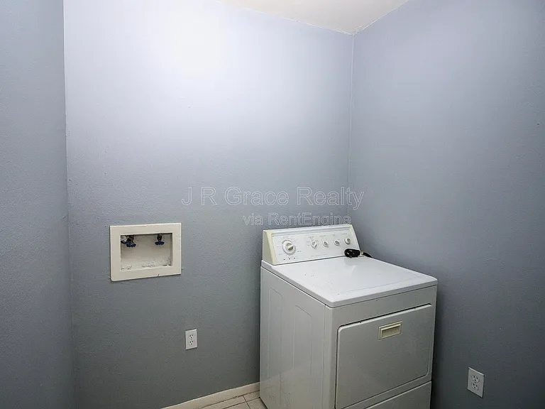 1500 Lake Shore Dr #201 — Photo 8