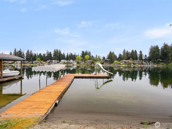 2403 185th Avenue E, Lake Tapps, WA 98391