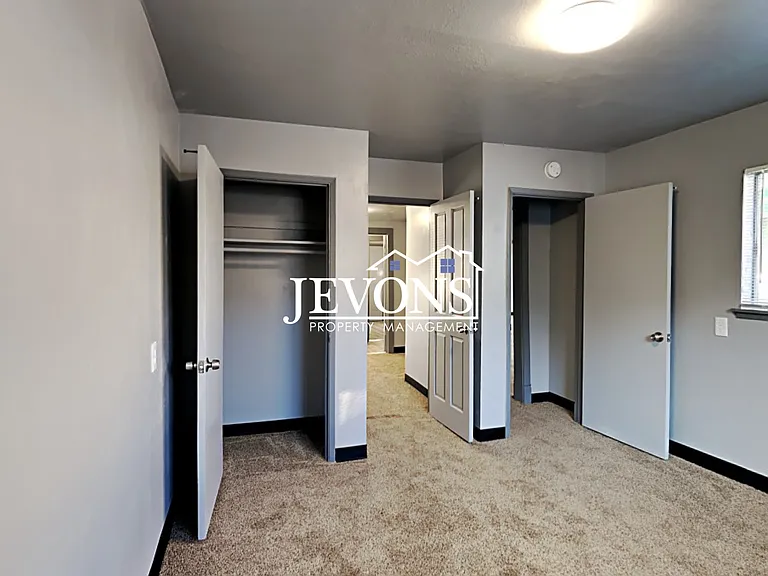 1017 E Spruce St #1/2 — Photo 21