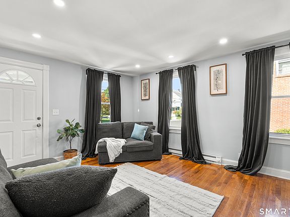 5th image of 35 Pease Street