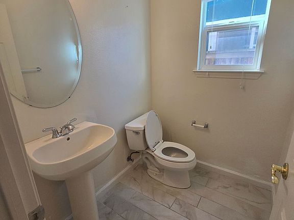 3rd image of 126 Lucy Ln