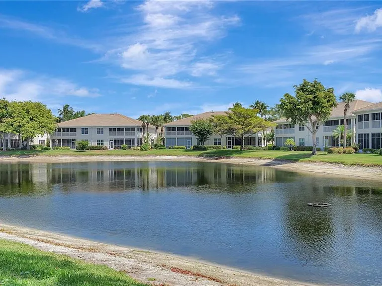 784 Carrick Bend Cir #101 — Photo 24