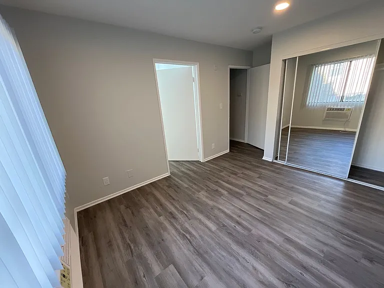 700 S. Berendo Ave — Photo 30