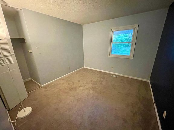 3rd image of 4227 E Cambridge Dr