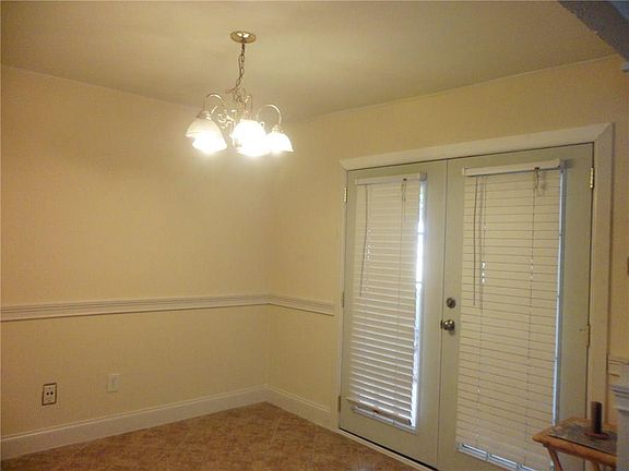 3rd image of 2617 Santiago Ct