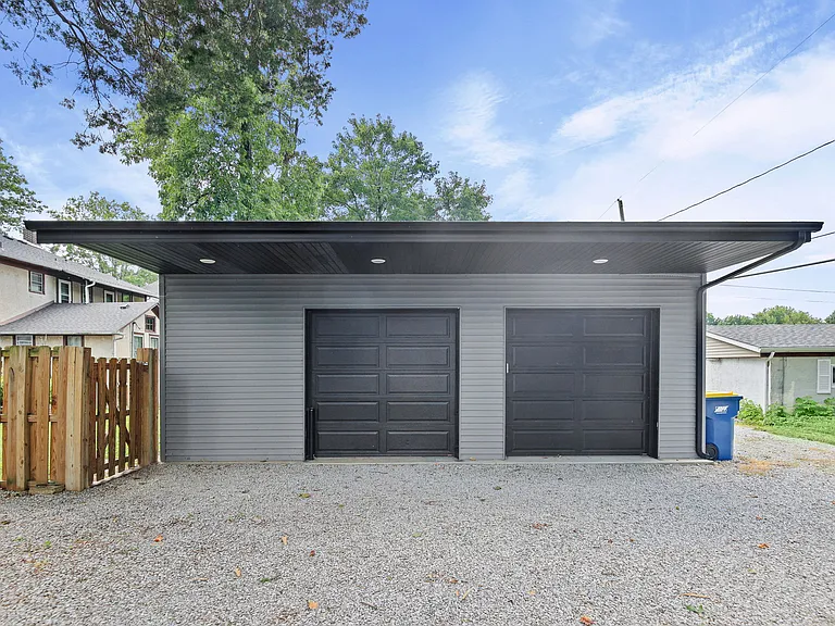 241 Coventry Pl — Photo 13