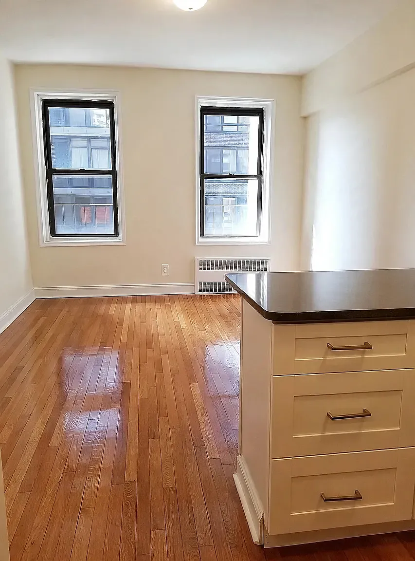 342 East 49th Street — Photo 1
