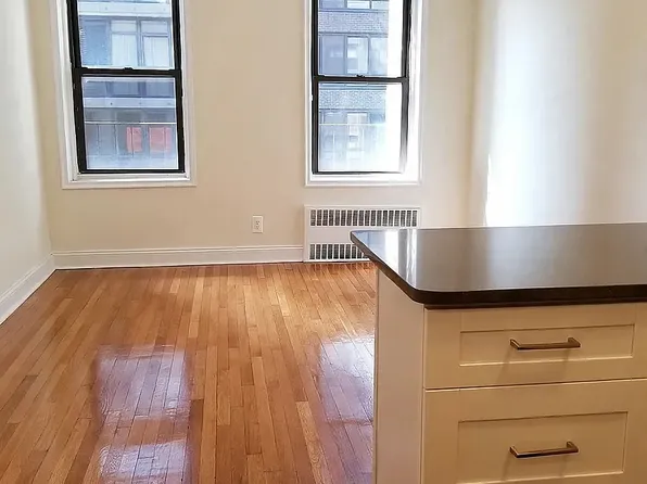 342 E 49th St APT 2A, New York, NY 10017