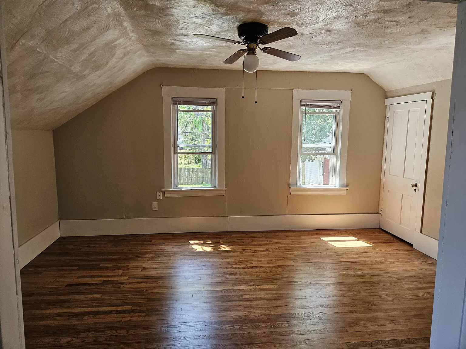 2204 Forestdale Ave — Photo 4