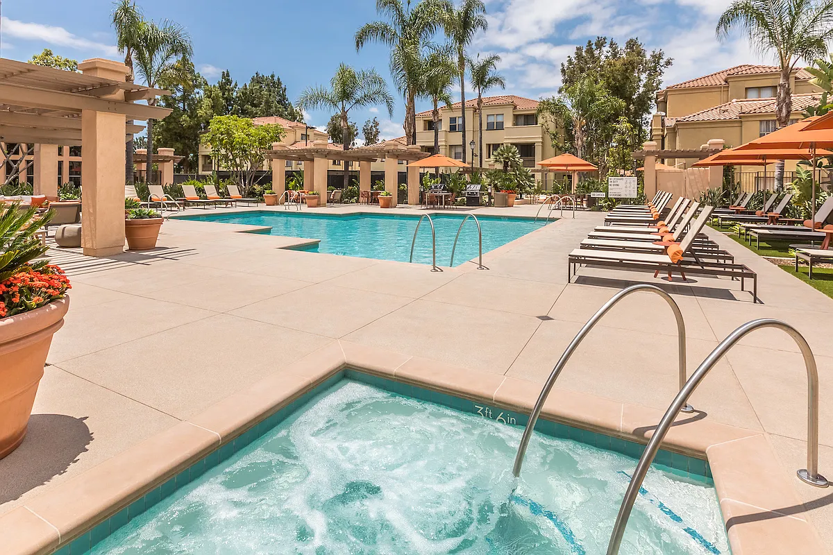 San Mateo Apartment Homes — Photo 3