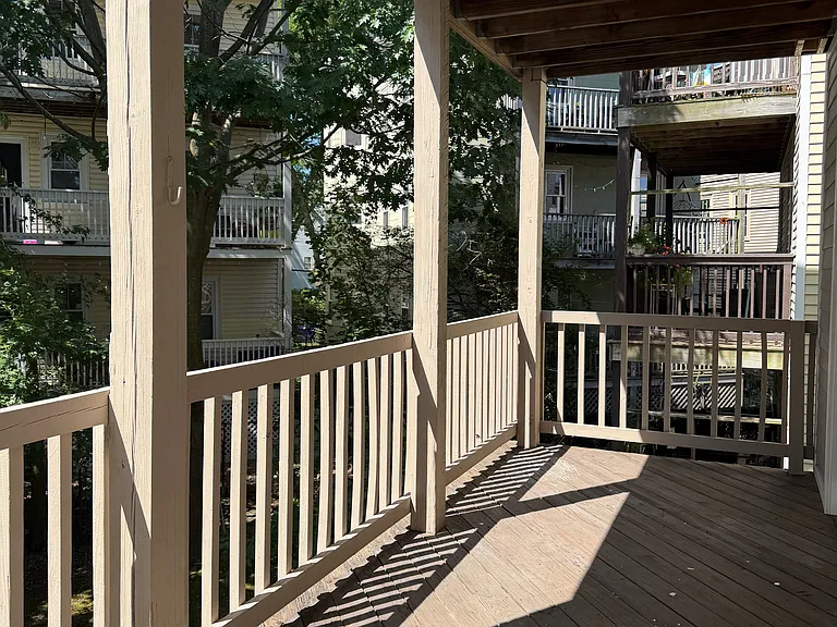 82 Marion St #10 — Photo 1