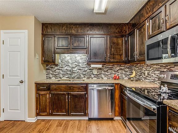 4th image of 1717 Saint Andrews Dr