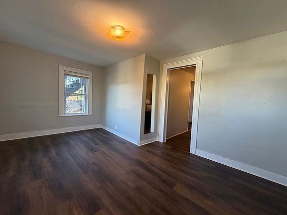 4th image of 37 N Leonard St #1S