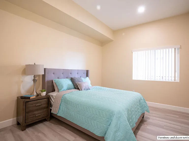 Pacific Heights Apartments — Photo 19