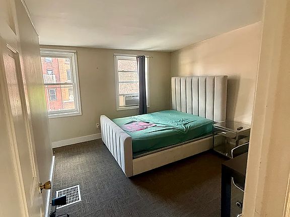 3rd image of 136 Washington St #3