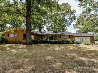 6308 Indian Trail Fairview Rd, Indian Trail, NC 28079