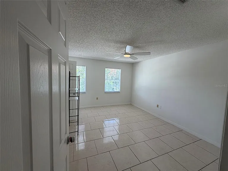 850 E Lime St #7 — Photo 33