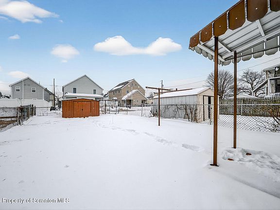 2nd image of 205 Stephenson St