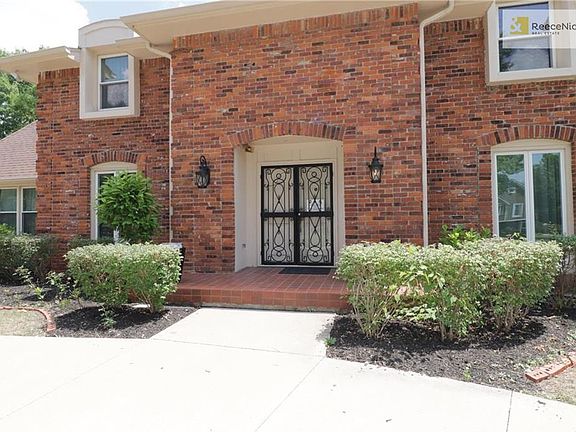4th image of 11929 Avila Dr