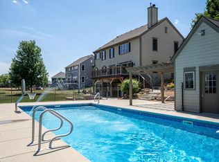 2811 Makou Trl, Waukesha, WI 53189