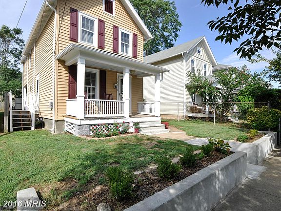 2nd image of 1410 Charles St