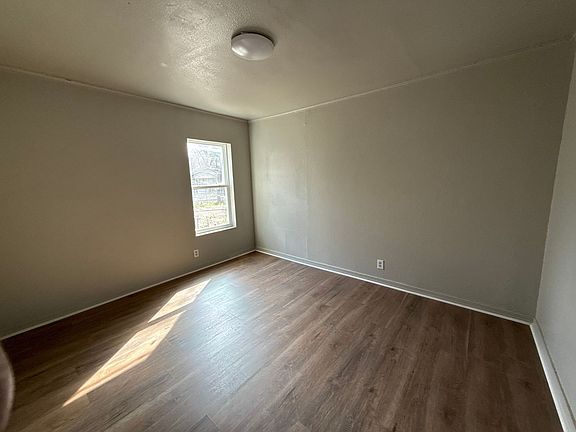 5th image of 465 E 68th St
