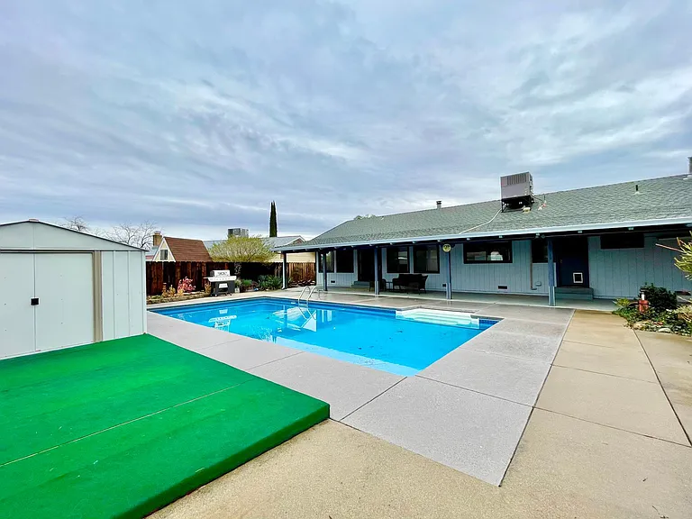 3640 Elizabeth Way — Photo 9