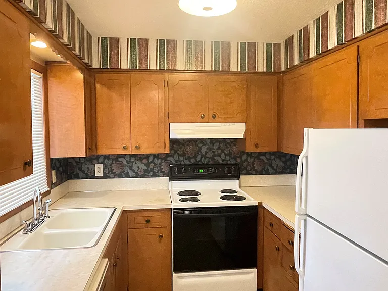 Williamsburg House Apartments — Photo 15