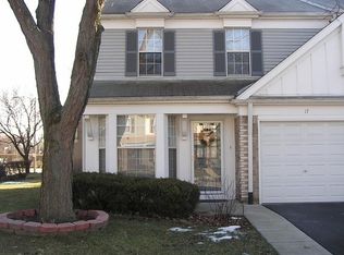 17 Peach Tree Ln, Westmont, IL 60559