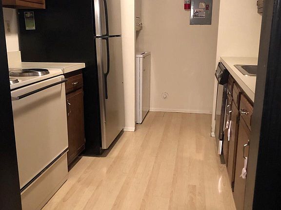 4th image of 13 Almond Dr