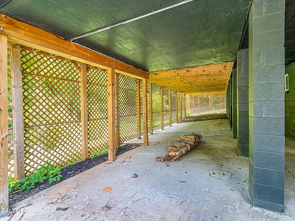 2nd image of 5209 Skyline Dr