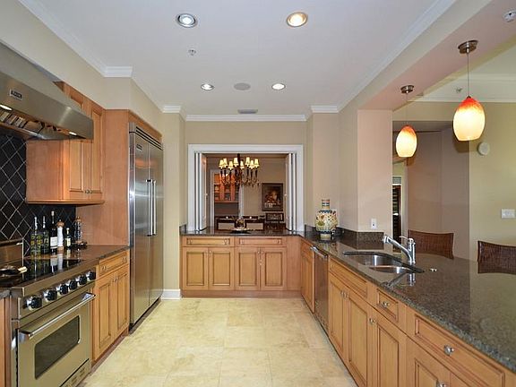 3rd image of 408 Kelly Plantation Dr Unit 412