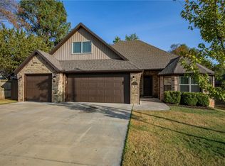 115 Grand Ct, Siloam Springs, AR 72761