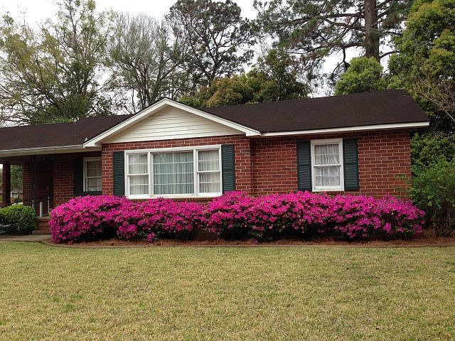 1st image of 2848 Sherwood Dr
