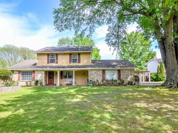 8385 Burning Tree Ln, Memphis, TN 38125