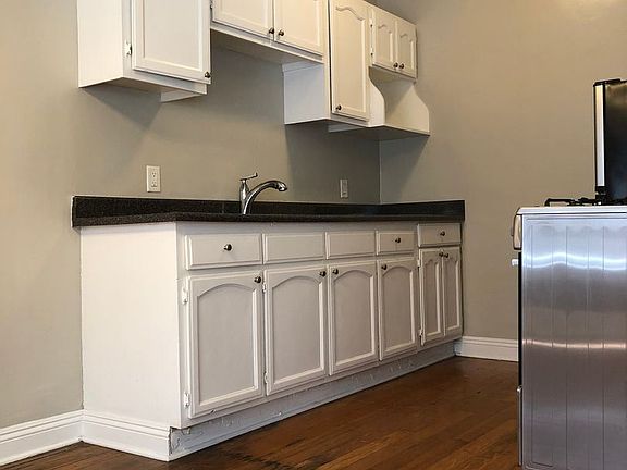 4th image of 427 S Mariposa Ave #10627545